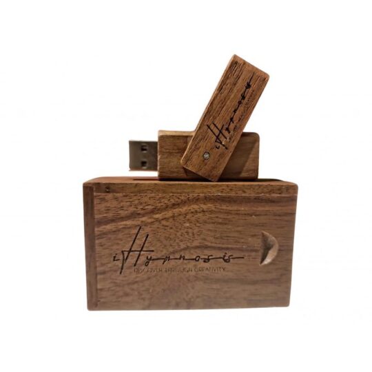 Elegant 64GB Wooden Flash Drive - The Perfect Gift for Any Occasion